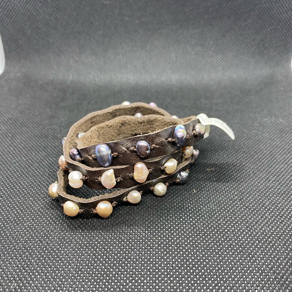 Three wrap leather bracelet with multicolor pearls - Picture 3 of 8